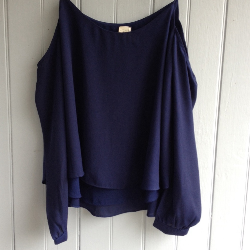 Open shoulder long sleeved blouse